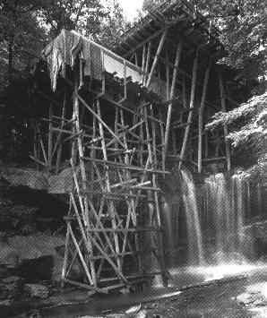 fallingwaters3.jpg (30038 bytes)